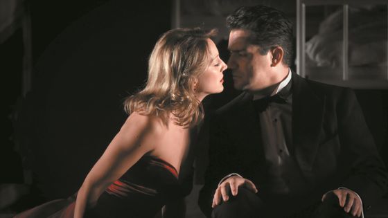 Vannina Santoni (Manon) et Saimir Pirgu (des Grieux) se retrouvent cette rentrée 2021-2022, pour chanter Manon de Massenet au Théâtre des Champs-Elysées. Direction musicale : Daniele Rustioni - Photo by Vincent Pontet