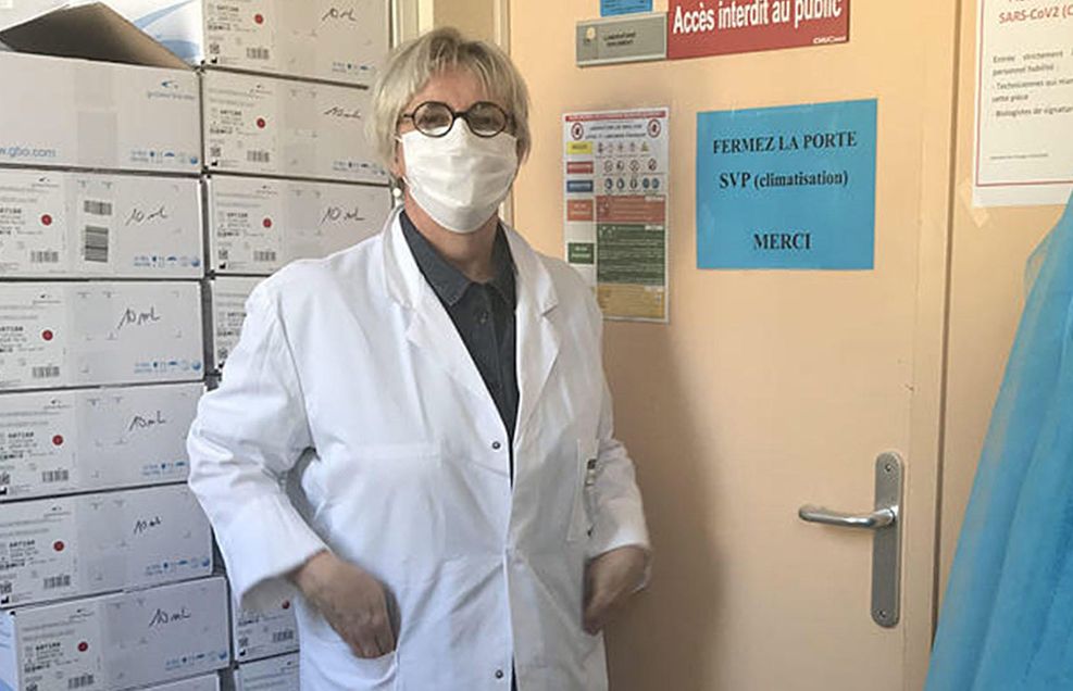 Astrid Vabret, cheffe de pôle du laboratoire de virologie du CHU de Caen en avril 2020