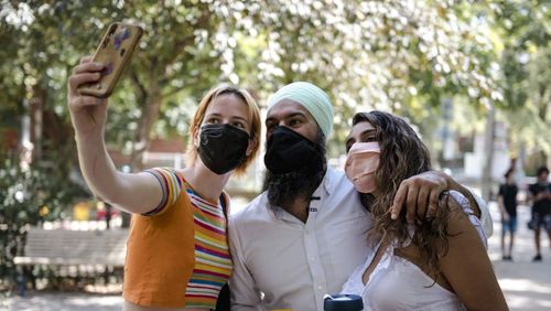 Elections législatives : au Canada, un adepte des réseaux sociaux s'impose en troisième homme