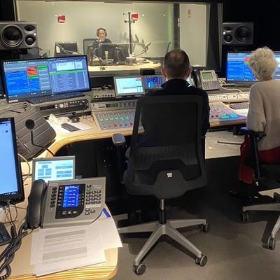 Gabrielle et l'équipe de France Musique est à vous en direct du studio chaque samedi matin