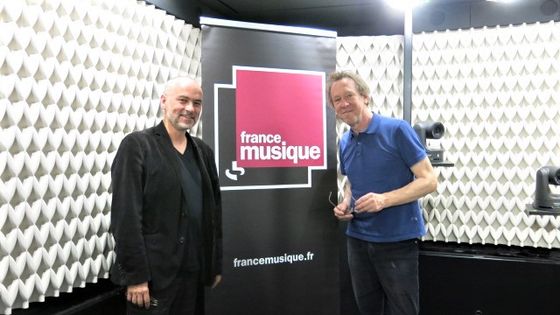 France Musique, studio 451... Arnaud Marzorati, baryton & le producteur Benoît Duteurtre (g. à d.) ©Radio France - Annick Haumier / RF