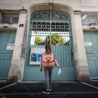 De plus en plus d’élèves sortent du système scolaire.