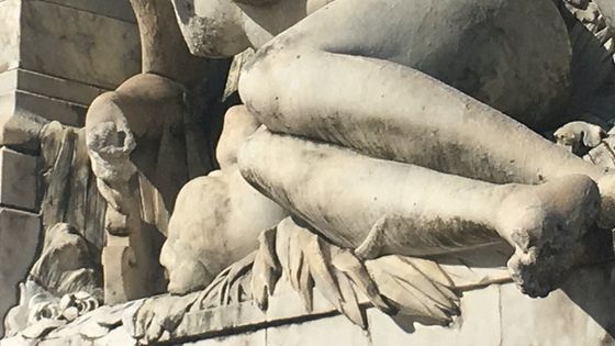 Colonne de la fontaine des Girondins de Bordeaux (détail) - Corinne Schneider