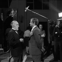 Jean-Paul Belmondo sur le tournage du film "Stavinsky" d'Alain Resnais en décembre 1973