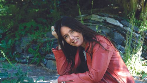 Christine Montalbetti :" De roman en roman, j'aime faire entrer le lecteur dans mon atelier"