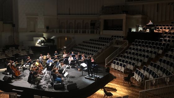 Répétition de l'Ensemble intercontemporain dans la salle Tchaïkovski à Moscou avant la création russe de Répons de Boulez - Arnaud Merlin