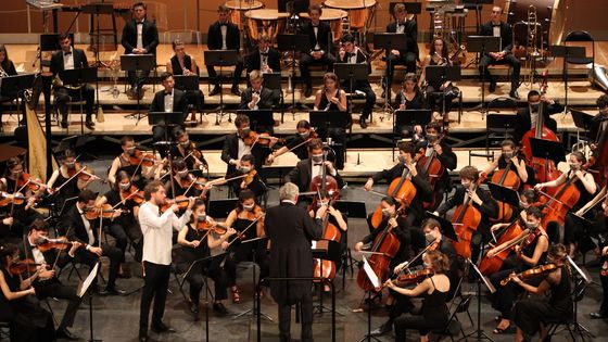 L'Orchestre français des jeunes en concert cet été avec le violoniste Pierre Fouchenneret et son nouveau directeur musical Michael Schønwandt - Orchestre français des jeunes