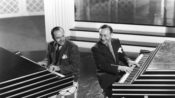 Vers 1935 : Nacio Herb Brown (1896-1964) à gauche & Arthur Freed (1894-1973) à droite. ©Getty - Photo by Clarence Sinclair Bull / Archive Photos / Getty Images