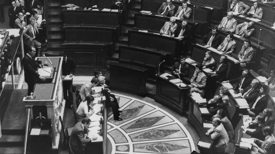 40 ans de la Loi sur l'abolition de la peine de mort. Ici Robert Badinter dans l'hémicycle de l'Assemblée Nationale ©Getty - Laurent MAOUS/Gamma-Rapho