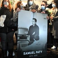 Des proches et collègues de Samuel Paty le 20 octobre 2020
