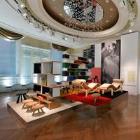 Intérieur conçu par l'architecte et designer Charlotte Perriand, présenté à l'exposition Timeless Muses à la maison de la mode Louis Vuitton à Tokyo en 2013
