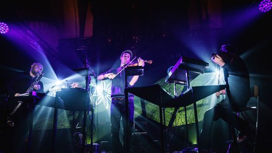 Chapelier Fou (au milieu) en concert à Gröningen lors du festival Eurosonic 2018 - Bart Heemskerk