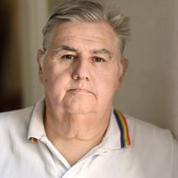 Portrait du consultant sportif spécialisé dans le football Pierre Ménès à Paris, le 8 juillet 2021.