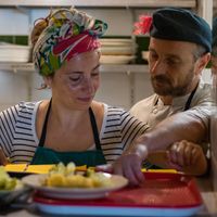 Extrait de la série photo "Le Miam collectif, une utopie vivante" exposée au bar l'Atmosphère Bella Ciao à Perpignan pour le Festival Off (Prix Découverte 2021)