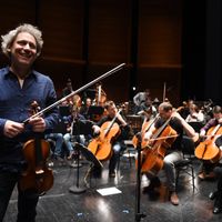 Le violoniste David Grimal publie deux nouveaux disques : l'un consacré à Ysaye et l'autre à Enescu