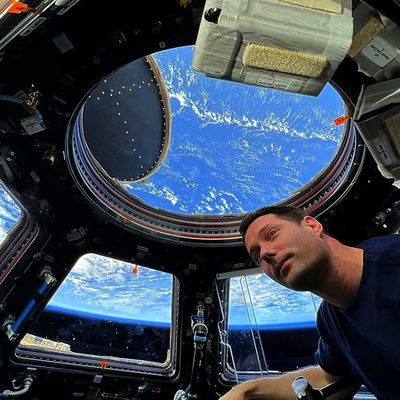 Thomas Pesquet profite encore de cette vue insensée depuis la Cupola