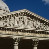Fronton du Panthéon à Paris