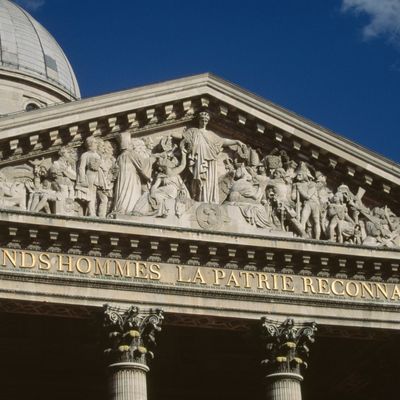 Fronton du Panthéon à Paris