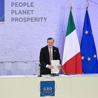 Le Premier ministre italien, Mario Draghi tout sourire, à l'issue du sommet du G20 des dirigeants mondiaux le 31 octobre 2021.