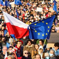 Manifestation dimanche soir à Varsovie et dans les principales villes du pays, contre la décision de la Cour constitutionnelle polonaise.