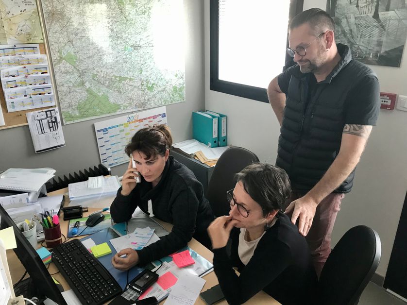 L'équipe d'infirmiers libéraux de Briouze (Orne) au sein de leur cabinet.