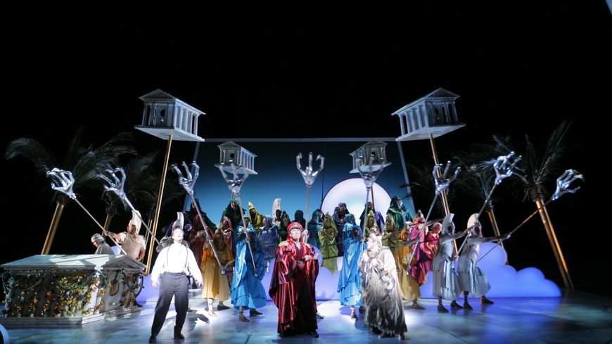 Les Oiseaux - Mise en scène de Darko Tresnjak, Los Angeles Opera 2009