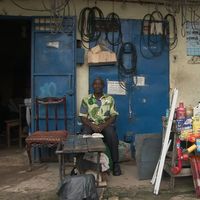 Mary-Noël Niba revient sur le sort des migrants africains quand ils décident de retourner chez eux. Ici une photo extraite de son documentaire "Partir ?"
