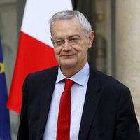 Jean-Louis Bianco en 2017 sur le perron de l'Elysée, il entame alors son 2ème mandat de président de l'Observatoire de la laïcité