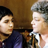 Momo et Mme Rosa dans le film de Moshe Mizrahi (1977) Samy ben Youb et Simone Signoret