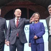 De gauche à droite, Christian Lindner, Olaf Scholz, Annalena Baerbock et Robert Habeck après avoir signé un accord de gouvernement à Berlin le 24 novembre.
