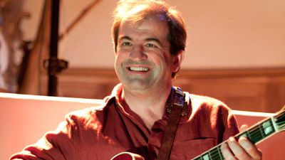 Reportage à Montseron, petit village de montagne en Ariège, chez le guitariste et compositeur Jean Paul Raffit - Orchestre de Chambre d'Hôte