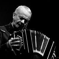 Astor Piazzolla jouant au "North Sea Jazz Festival"