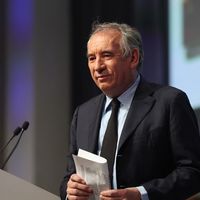François Bayrou plaide pour l'obligation vaccinale