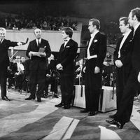 Concours Karajan de 1971 ; de gauche à droite : Herbert Von Karajan, H. Ahlendorf, Gabriel Chmura, Antoni Witt, Mariss Jansons, Emil Tschakarov