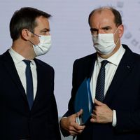 Variant Omicron : comment endiguer la vague épidémique sans paralyser l’économie ?