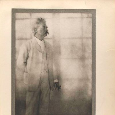 L'écrivain américain Mark Twain, en 1908.