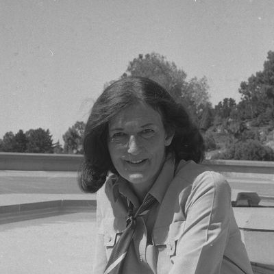 La primatologue américaine Dian Fossey (1932-1985) en 1983