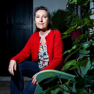 L'écrivaine Marie Darrieussecq chez elle à Paris, le le 7 octobre 2021.