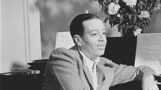 Cole Porter (1891-1964) au piano en 1939 ©Getty - Michael Ochs Archives/Getty