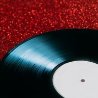 Les 10 coups de cœur musicaux de l'année de nos programmateurs, à glisser sous le sapin, ou (s') offrir en toute occasion