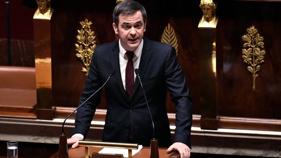 Le ministre de la Santé Olivier Véran, à l'Assemblée nationale (Paris), le 3 janvier 2022. ©AFP - STEPHANE DE SAKUTIN