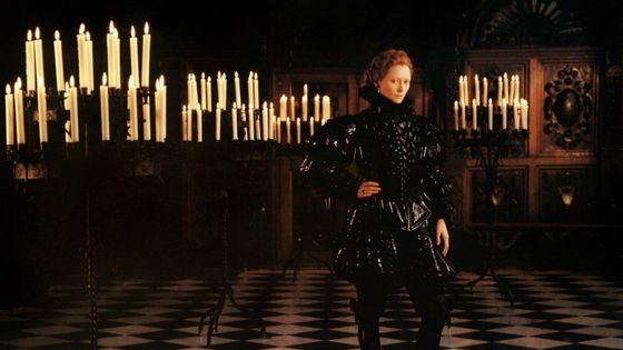 Orlando, jeune noble, période élisabéthaine, avant la mue en femme. Tilda Swinton prête ses traits androgynes à Orlando dans l'adaptation de Sally Potter (1992) - Sally Potter réalisatrice / Hervé Schneid / V. Woolf (auteur)