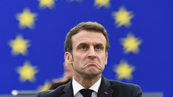 Emmanuel Macron dans l'hémicycle du parlement européen de Strasbourg le 19 janvier 2022 ©AFP - Bertrand Guay