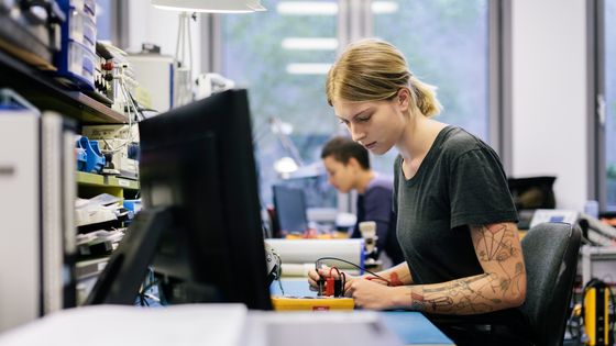 En Première, 2,9% des filles avaient choisi la spécialisation NSI (Numérique et Sciences Informatiques) en 2020 ©Getty - Hinterhaus Productions