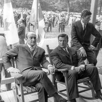 Anciens gardes du corps du Général de Gaulle, Roger Tessier et Paul Comiti, président du SAC