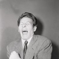 Portrait de l'humoriste, acteur, chanteur et danseur américain Danny Kaye, en 1941.