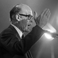 le 26 avril 1981, le président Giscard d'Estaing lors d'un meeting à Bourges