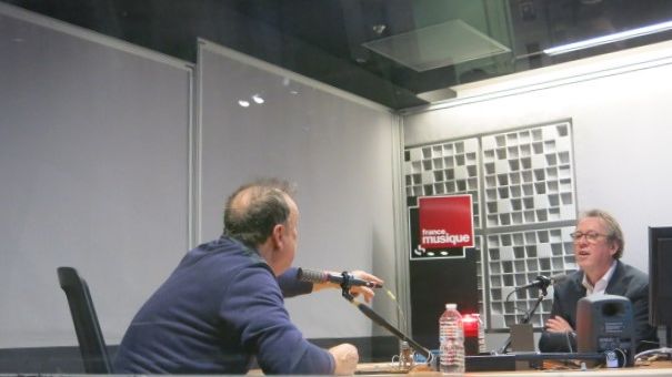 France Musique, studio 361 ... Julien Lepers, animateur de télévision, auteur-compositeur-interprète & Benoît Duteurtre, producteur, écrivain (g. à d.)