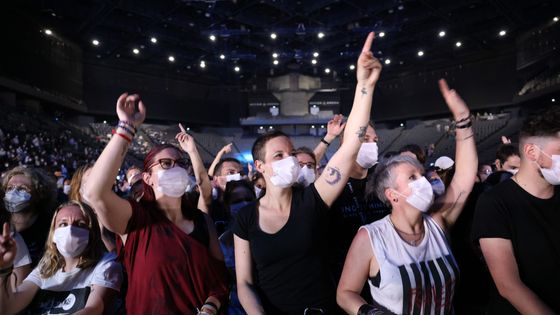 La récente interdiction d'organiser des concerts debout a provoqué la colère du milieu de la musique ©Maxppp - Arnaud Journois
