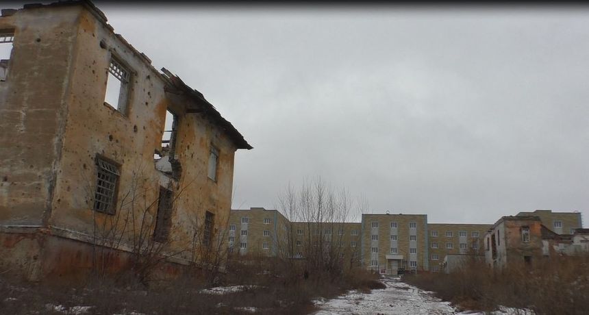 Dans cette banlieue de Sloviansk ls stigmates de la guerre de 2014-2015 sont encore bien visibles. Certains immeubles ont dus être entièrement reconstruits.